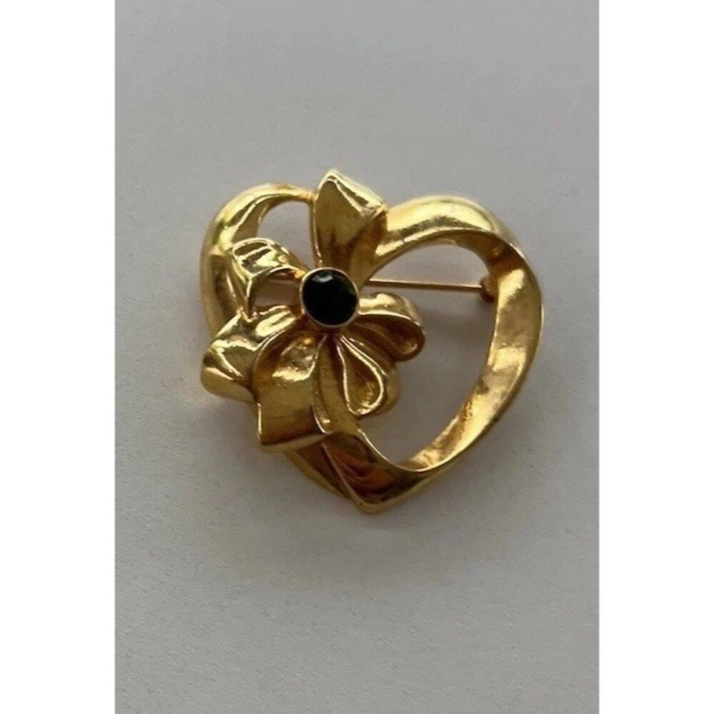 Vintage Avon Gold Tone May Birthstone Green Rhinestone Heart with Bow Brooch Pin